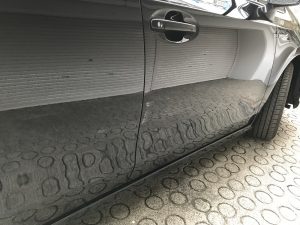 当て逃げされましたが、すぐに追いかけ相手を捕まえました。当て逃げを